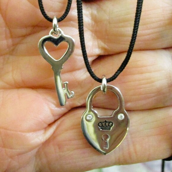 JUICY COUTURE Padlock Key Charm Necklace Pair ~ Juicy Couture LOVE Charm Set - Picture 12 of 14